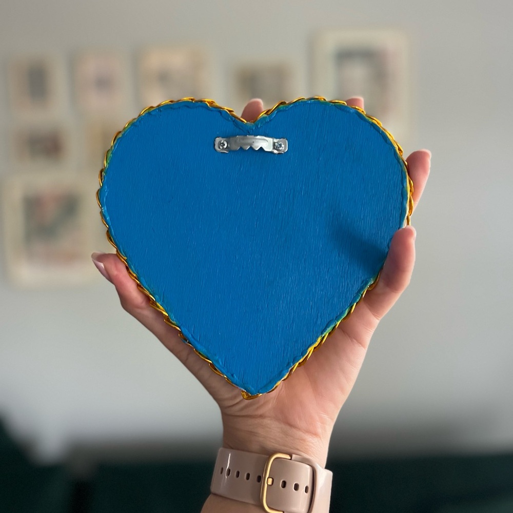 Handcrafted Heart Mirror – Unique Mexican Folk Art Decor, One-of-a-Kind✨ - Picture 5 of 7